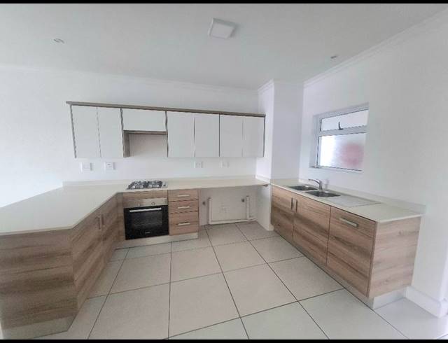 2 BEDROOM APARTMENT FOR SALE IN LONEHILL